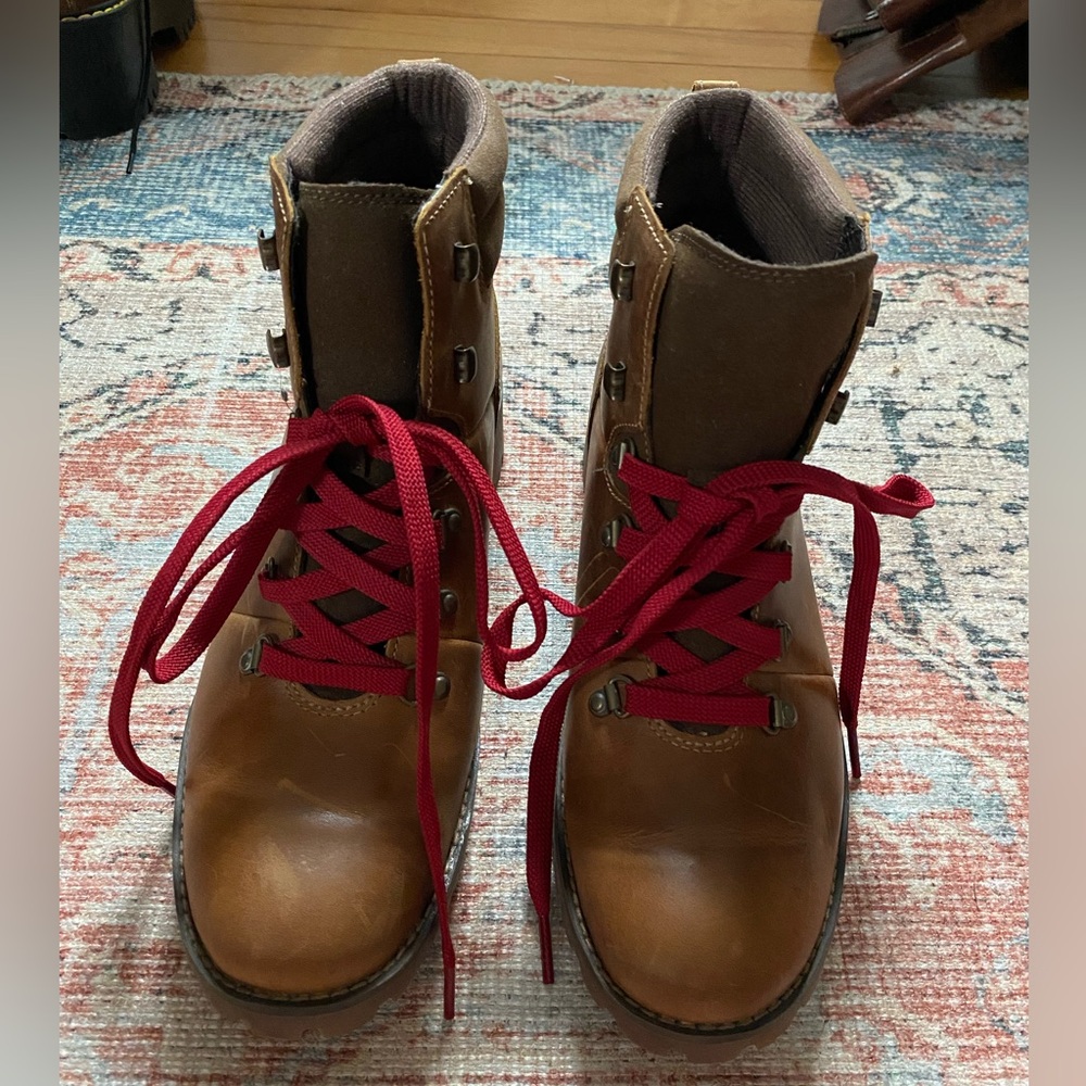 EUC Timberland Boots. Women’s size 10